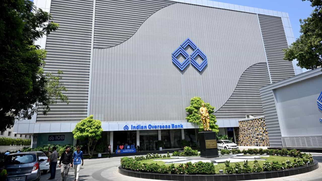 Indian Overseas Bank Recruitment 2025: ഡിഗ്രി കഴിഞ്ഞോ? ഇന്ത്യൻ ഓവർസീസ് ബാങ്കിൽ ഇതാ അവസരം; അപേക്ഷിക്കാം Indian Overseas Bank Recruitment 2025: ഡിഗ്രി കഴിഞ്ഞോ? ഇന്ത്യൻ ഓവർസീസ് ബാങ്കിൽ ഇതാ അവസരം; അപേക്ഷിക്കാം