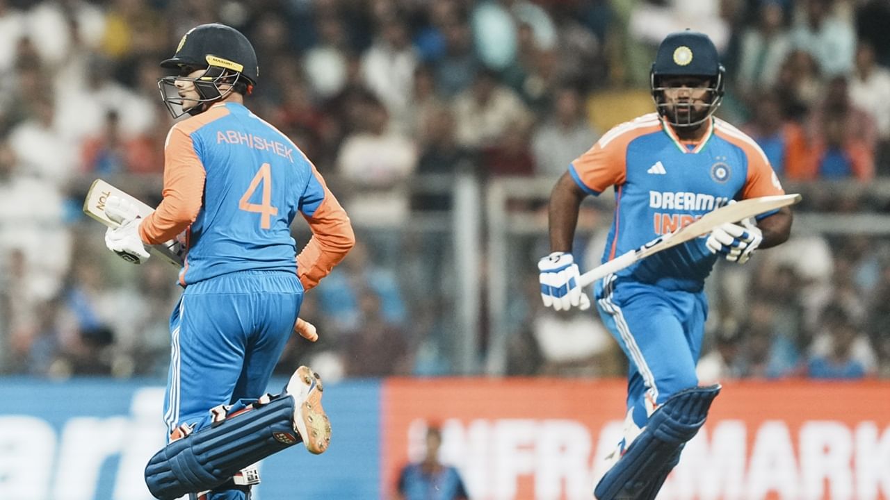 എന്നാല്‍ സെപ്തംബര്‍ 15ലെ മത്സരത്തിന്റെ സമയത്തില്‍ മാറ്റമുണ്ട്‌. യുഎഇയും ഒമാനും തമ്മിലാണ് ഈ മത്സരം. പ്രാദേശിക സമയം വൈകുന്നേരം 4.30ന് ഈ മത്സരം നടക്കും. അതായത് ഇന്ത്യന്‍ സമയം വൈകുന്നേരം 5.30ന് ആരംഭിക്കും (Image Credits: PTI)