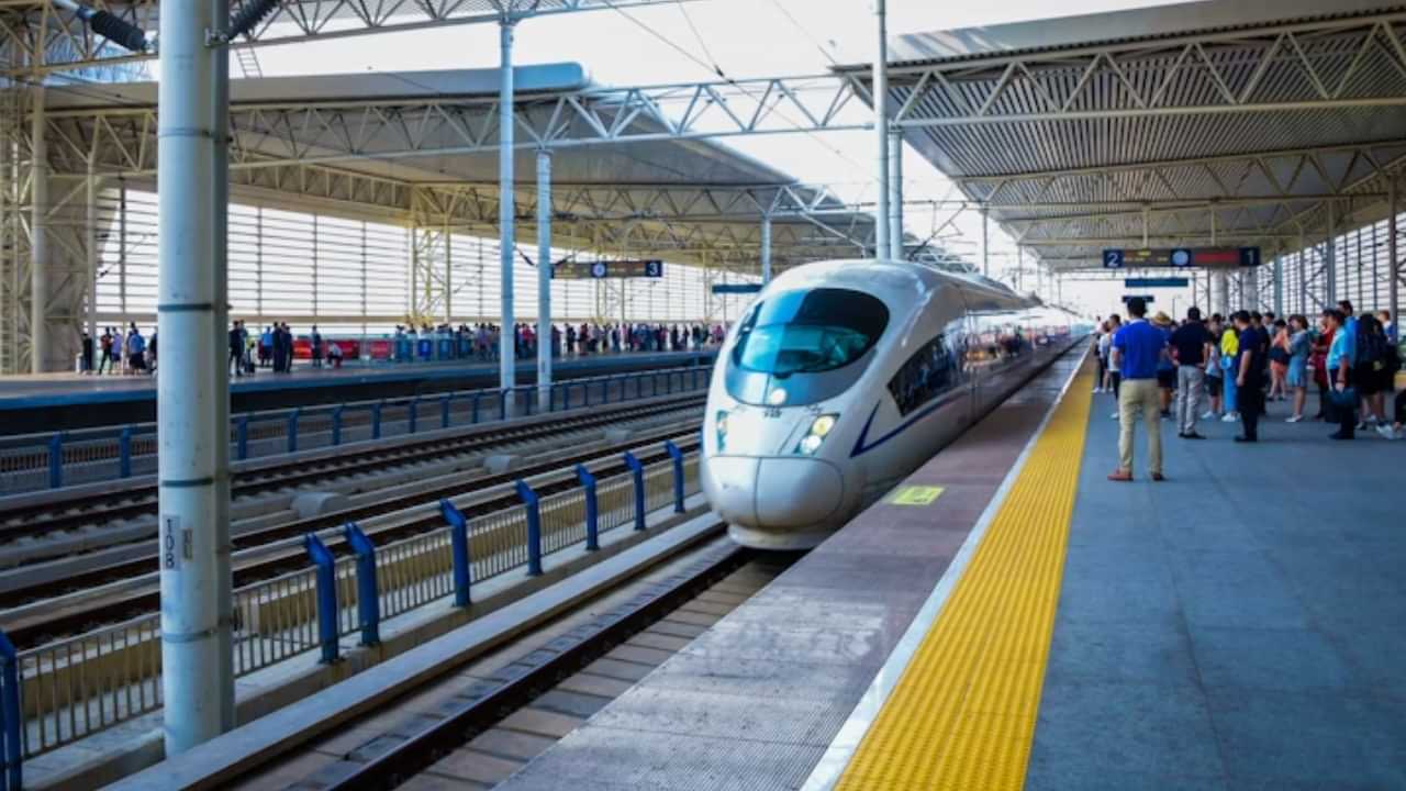 India Bullet Train: രാജ്യത്തെ ആദ്യ ബുള്ളറ്റ് ട്രെയിൻ മുംബൈ മുതൽ അഹ്മദാബാദ് വരെ; യാത്രാസമയം രണ്ട് മണിക്കൂർ!