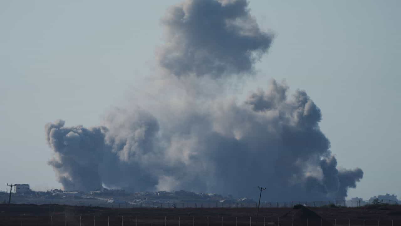 Israel Attack On Yemen: യെമൻ തലസ്ഥാനത്ത് ഇസ്രയേൽ ബോംബാക്രമണം; പ്രസിഡൻ്റിൻ്റെ വസതിയിലും ആക്രമണം