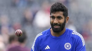 Jasprit Bumrah: ഇങ്ങനെയാണെങ്കില് ബുംറയെ ടീമിലെടുക്കരുത്, ആഞ്ഞടിച്ച് അസ്ഹറുദ്ദീന് Jasprit Bumrah: ഇങ്ങനെയാണെങ്കില് ബുംറയെ ടീമിലെടുക്കരുത്, ആഞ്ഞടിച്ച് അസ്ഹറുദ്ദീന്