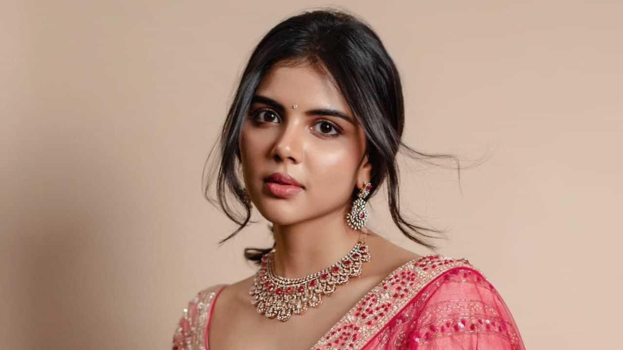 Kalyani Priyadarshan: അത്തരം സാഹചര്യങ്ങളിൽ ആദ്യം വിളിക്കുന്നത് ദുൽഖറിനെ, അതിനിന്നും മാറ്റം വന്നിട്ടില്ല; കല്യാണി പ്രിയദർശൻ