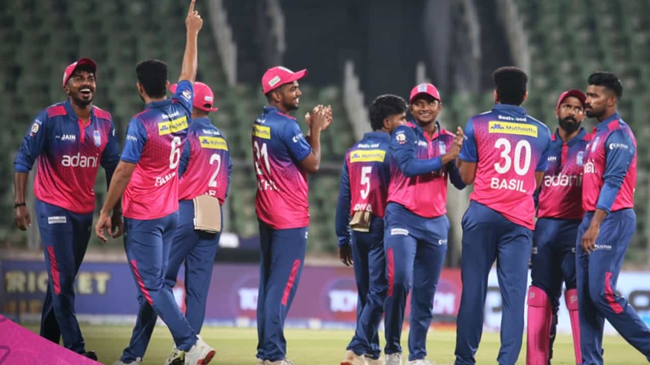 KCL 2025: ചാമ്പ്യന്മാരെ തുരത്തി ട്രിവാൻഡ്രം റോയൽസ്; റിയ ബഷീറിൻ്റെ മികവിൽ ജയം നാല് വിക്കറ്റിന് KCL 2025: ചാമ്പ്യന്മാരെ തുരത്തി ട്രിവാൻഡ്രം റോയൽസ്; റിയ ബഷീറിൻ്റെ മികവിൽ ജയം നാല് വിക്കറ്റിന്