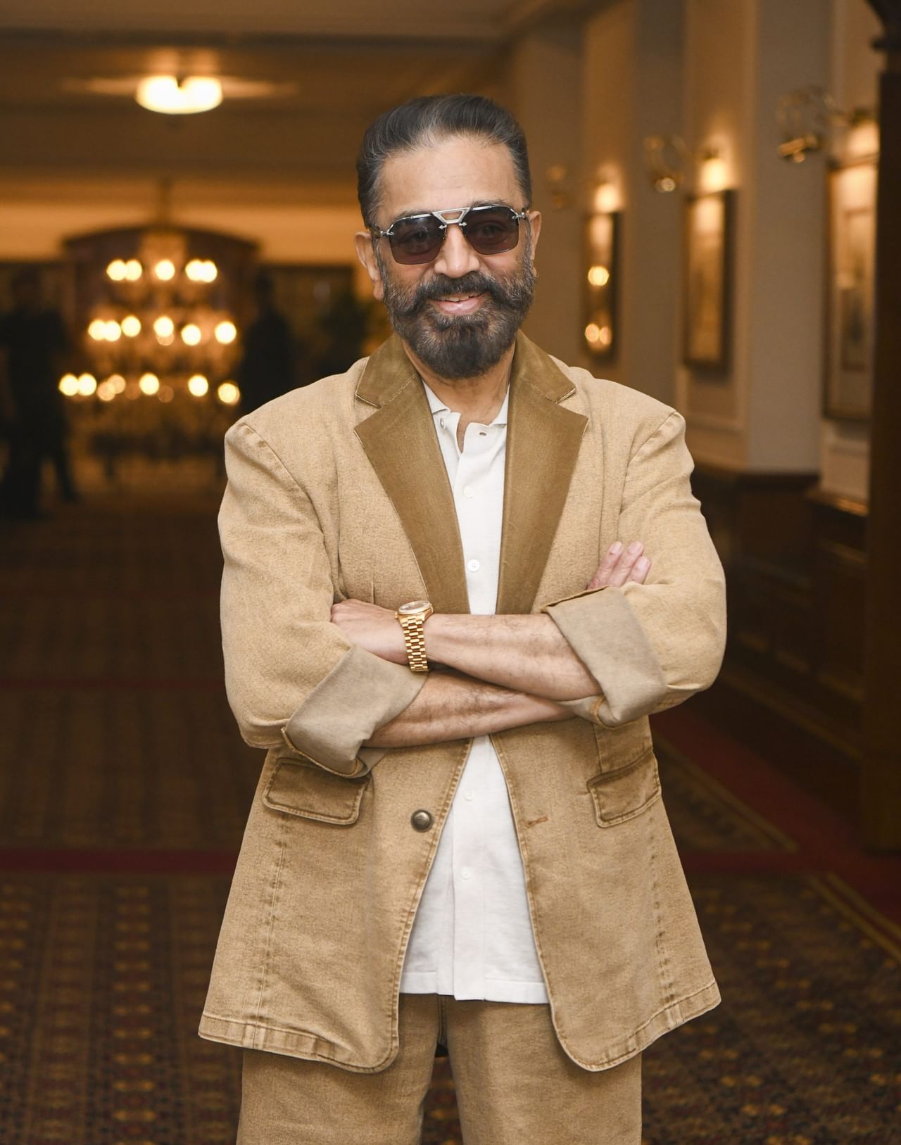 ഇതിനു പിന്നാലെയാണ് ജൂനിയർ നടനായ രവിചന്ദ്രൻ താരത്തിനെതിരെ വധഭീഷണി മുഴക്കുകയായിരുന്നു. സ്വകാര്യ ചാനൽ ചർച്ചയിൽ വച്ച് വധഭീഷണി മുഴക്കിയെന്നാണ് ആരോപണം. താരത്തിന്റെ പരാമർശം സനാതനധർമത്തെ അവഹേളിക്കുന്ന പ്രസ്താവനയാണെന്നാണ് രവിചന്ദ്രൻ പറയുന്നത്.