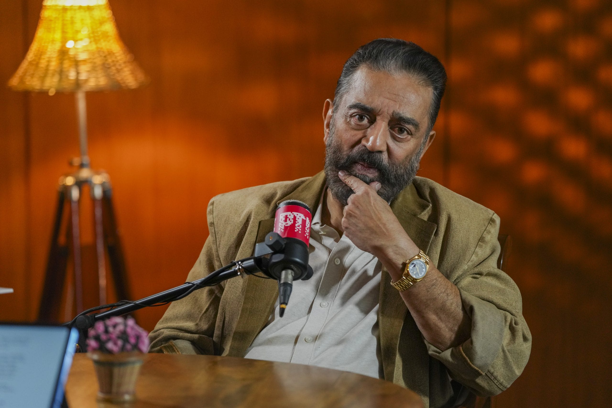  മക്കൾ നീതി മയ്യം വൈസ് പ്രസിഡന്റ് അടക്കമുള്ളവർ ഇതു ചൂണ്ടിക്കാട്ടി ചെന്നൈ പൊലീസ് കമ്മിഷണർക്കു പരാതി നൽകി.നടനെ പാഠം പഠിപ്പിക്കുമെന്നും അദ്ദേഹത്തിന്റെ സിനിമകൾ തിയേറ്ററിലോ ഒടിടിയിലോ കാണരുതെന്ന് ബിജെപി സംസ്ഥാന സെക്രട്ടറി അമർ പ്രസാദ് റെഡ്ഢി ആഹ്വാനം ചെയ്തിരുന്നു.