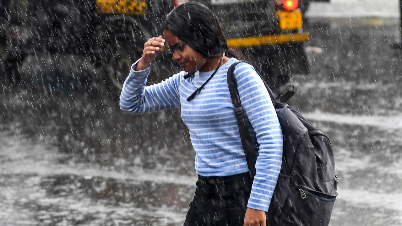 kerala Rain Alert: പുതിയ ന്യൂനമർദ്ദം; നാല് ദിവസം കൂടി അതിശകമായ മഴ തുടരും