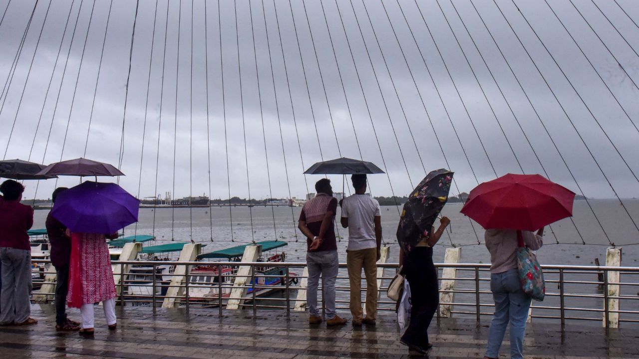 Kerala Rain Alert: ഇടിമിന്നലോട്കൂടിയ അതിശക്തമായ മഴ വരുന്നു..! വിവിധ ജില്ലകളിൽ യെല്ലോ അലർട്ട് പ്രഖ്യാപിച്ചു