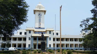 Ssubstandard Coconut Oil: വില വര്‍ധനവ് മുതലെടുത്ത് വ്യാജ വെളിച്ചെണ്ണകള്‍; പിടികൂടാനുറച്ച് ഭക്ഷ്യ സുരക്ഷാ വകുപ്പ്