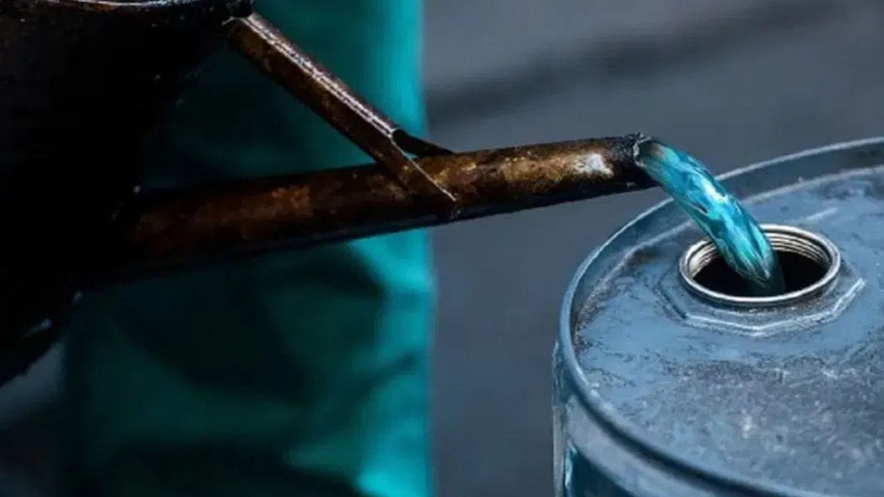 Ration Kerosene :  മണ്ണെണ്ണ വിതരണം: റേഷൻ വ്യാപാരികൾ ദുരിതത്തിൽ; ഡോർ ഡെലിവറി ആവശ്യപ്പെട്ട് നിവേദനം