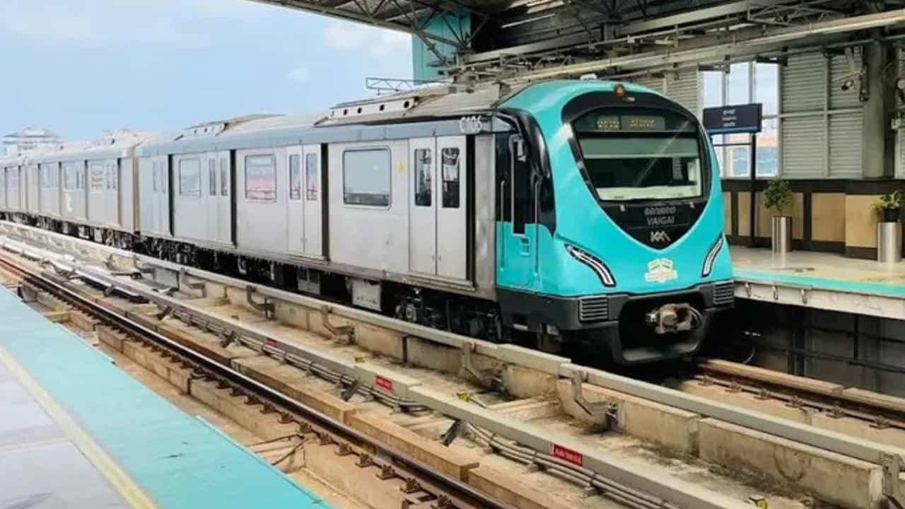 Onam 2025: ഓണത്തിരക്കിൽ സർവീസ് വർധിപ്പിച്ച് കൊച്ചി മെട്രോയും വാട്ടർ മെട്രോയും; അവസാന സർവീസിലും മാറ്റം