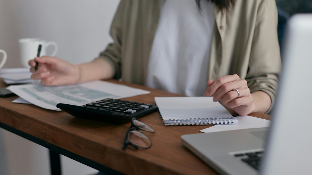 LIC Recruitment 2025: എൽഐസില്‍ ജോലി നേടാം; 841 ഒഴിവുകള്‍, 88,000 വരെ ശമ്പളം; ആർക്കൊക്കെ അപേക്ഷിക്കാം