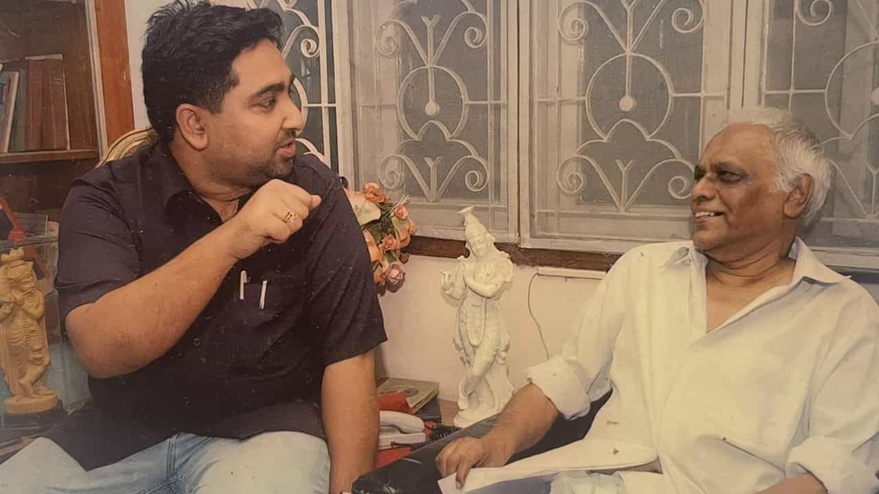 M Jayachandran: നീ എന്തിനാ ഇവിടെ വന്നതെന്ന് അദ്ദേഹം ചോദിച്ചിട്ടുണ്ട്, പലപ്പോഴും എന്നെ വെളിയിലാക്കി M Jayachandran: നീ എന്തിനാ ഇവിടെ വന്നതെന്ന് അദ്ദേഹം ചോദിച്ചിട്ടുണ്ട്, പലപ്പോഴും എന്നെ വെളിയിലാക്കി