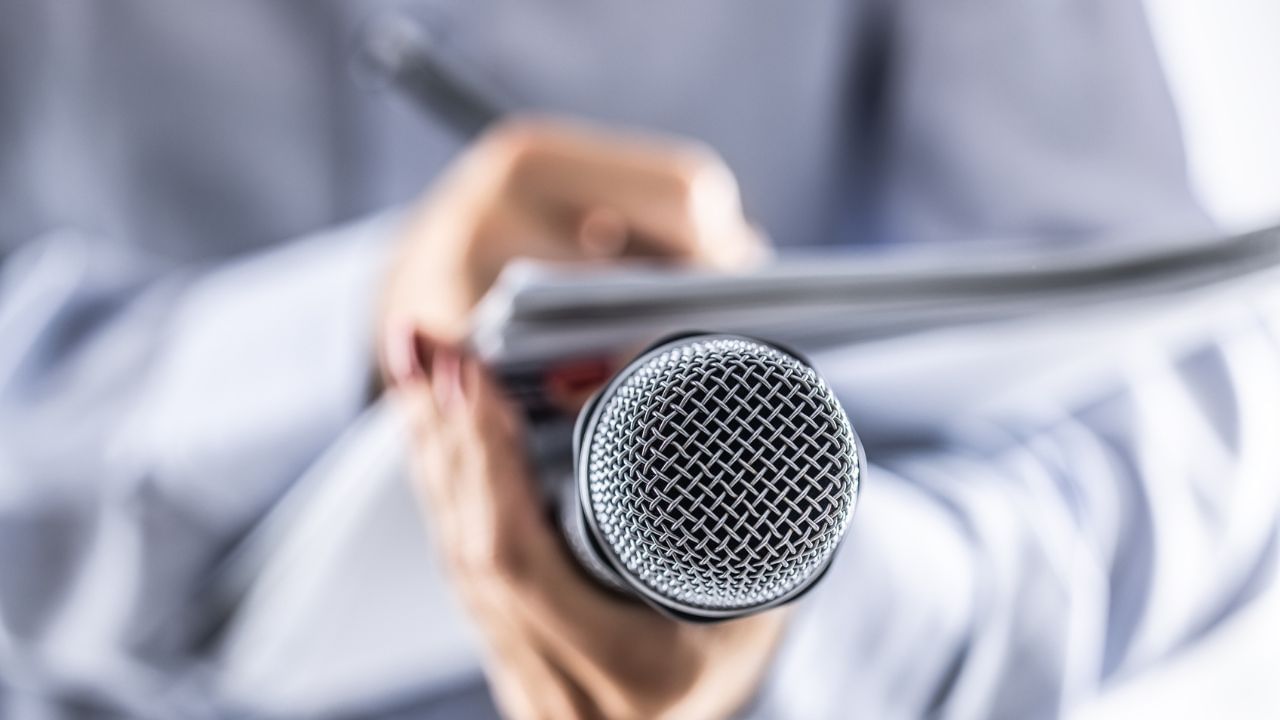 Journalism Career: ജേർണലിസം ഒരു സ്വപ്നമാണോ? ഇതാ രാജ്യത്തെ മികച്ച കോളേജുകൾ; അറിയാം ഫീസും യോ​ഗ്യതയും