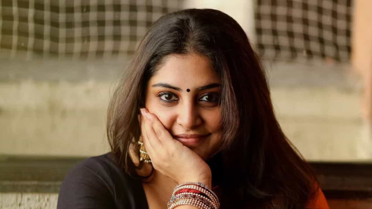 Manjima Mohan: എന്റെ ശരീരം എല്ലാവർക്കും വലിയൊരു പ്രശ്നമായിരുന്നു, ശസ്ത്രക്രിയയിലൂടെ ഭാരം കുറയ്ക്കാൻ നോക്കി: മഞ്ജിമ മോഹൻ