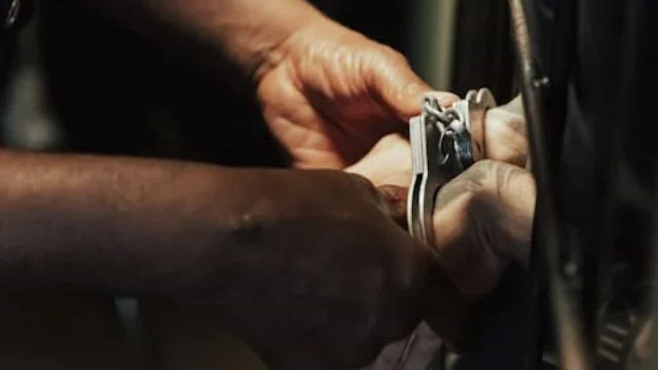 Arrest: ലോകം എന്നെ കൊലപാതകിയെന്ന് വിളിക്കുന്നു; പോസ്റ്റിന് പിന്നാലെ ഭാര്യയെ കൊലപ്പെടുത്തിയ യുവാവ് അറസ്റ്റിൽ