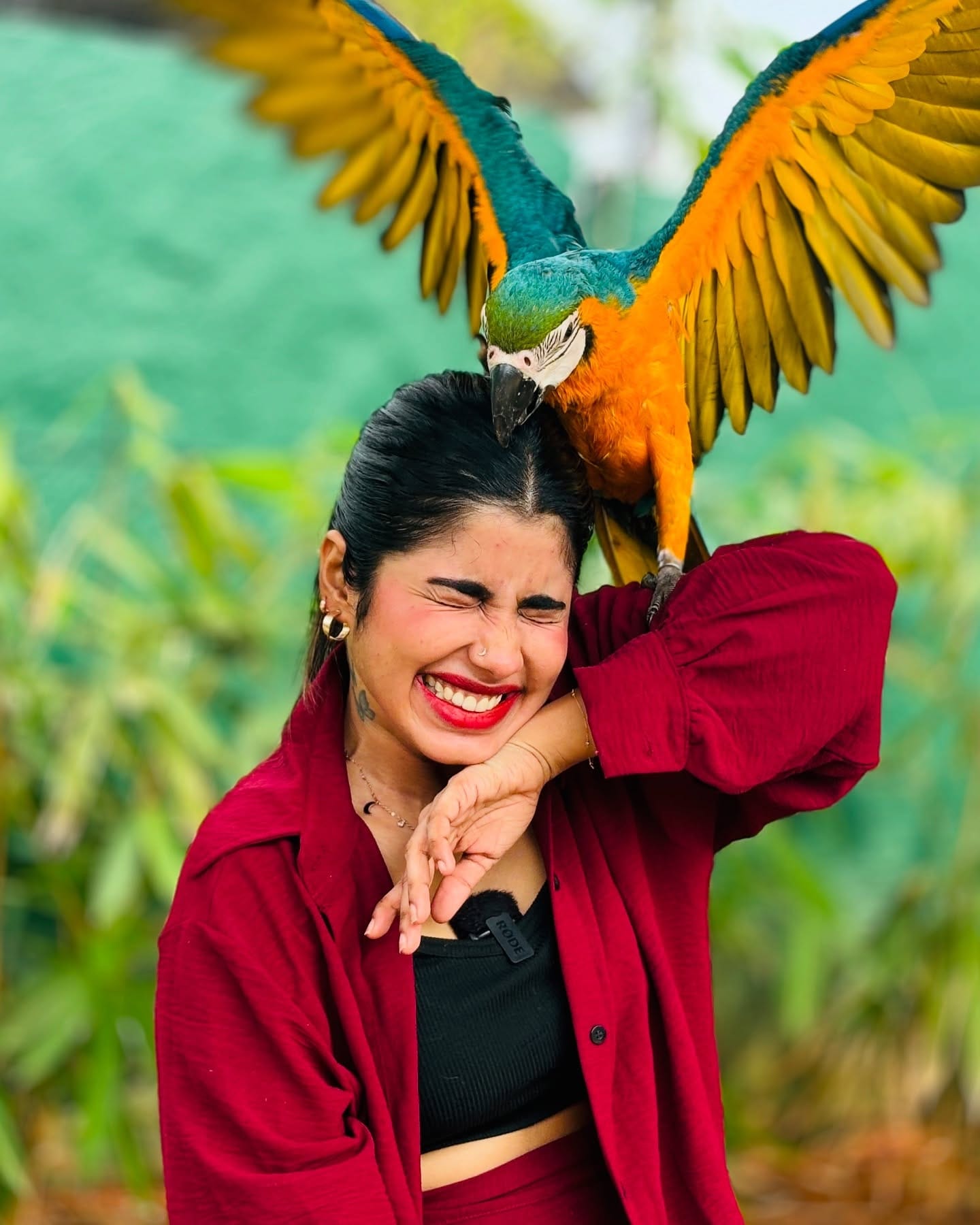 ബിഗ് ബോസിലേക്ക് വരുമ്പോൾ തന്നെ രേണു സുധി ആയിരുന്നു മസ്താനിയുടെ ഉന്നം. ഇക്കാര്യം ഏഷ്യാനെറ്റിനോട് താരം വെളിപ്പെടുത്തിയിരുന്നു. ഹൗസിനുള്ളിൽ വന്നപ്പോഴും മസ്താനി തൻ്റെ നിലപാടിൽ മാറ്റം വരുത്തിയില്ല. ആദ്യ ദിവസം തന്നെ പലതവണ മസ്താനി രേണു സുധിയെ ചൊറിഞ്ഞു.