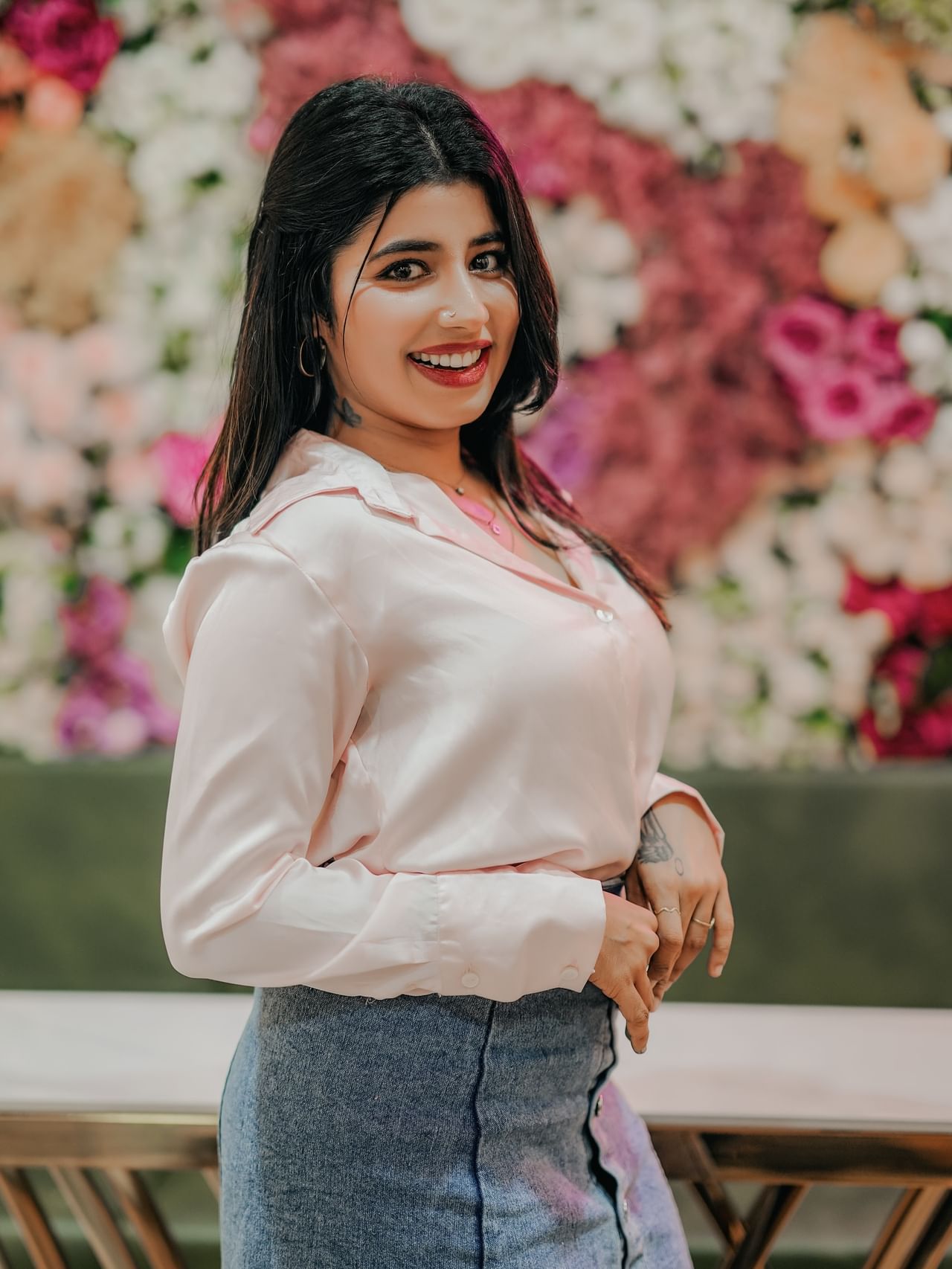 രണ്ടാമത് ബിഗ് ബോസ് വീട്ടിലേക്കെത്തിയത് ഓൺലൈൻ മാധ്യമങ്ങളിൽ അഭിമുഖങ്ങൾ നടത്തികൊണ്ട് ശ്രദ്ധേയായ മസ്താനിയാണ്. അഭിമുഖങ്ങൾ സംബന്ധിച്ച് മാസ്താനിക്ക് ചില വിമർശനങ്ങൾ നേരിടേണ്ടി വന്നിരുന്നു