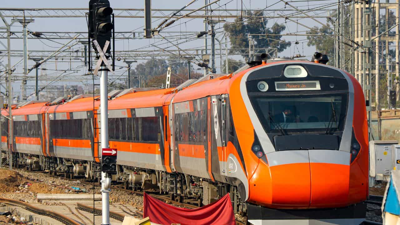 Onam Special Train Travel: പത്തല്ല 11 ദിവസം ഉല്ലസിക്കാം; ഓണാവധിക്ക് റെയിൽവേയുടെ വിനോദസഞ്ചാരയാത്ര