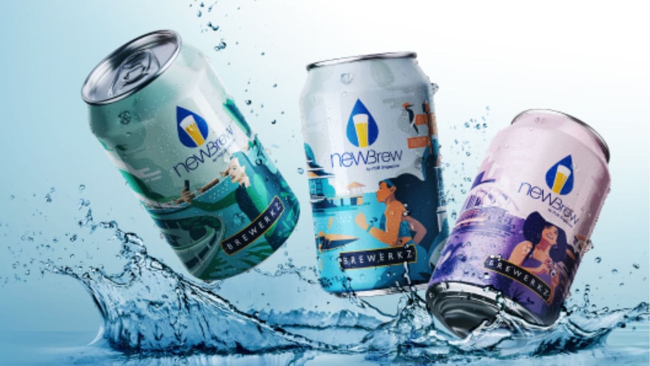 ശൗചാലയത്തിലെ മലിന ജലം ശുദ്ധീകരിച്ച് നിർമിക്കുന്ന ബിയറാണ് ന്യൂബ്രൂ (NewBrew). സിംഗപ്പൂരിലെ ദേശീയജല ഏജൻസിയായ പബും (PUB) പ്രാദേശിക ക്രാഫ്റ്റ് ബ്രൂവറി ബ്രൂവർക്‌സും തമ്മിൽ സഹകരിച്ചാണ് 2018ൽ ഈ ബിയർ പുറത്തിറക്കിയത്. (Image Credits: Brewerkz/Facebook)
