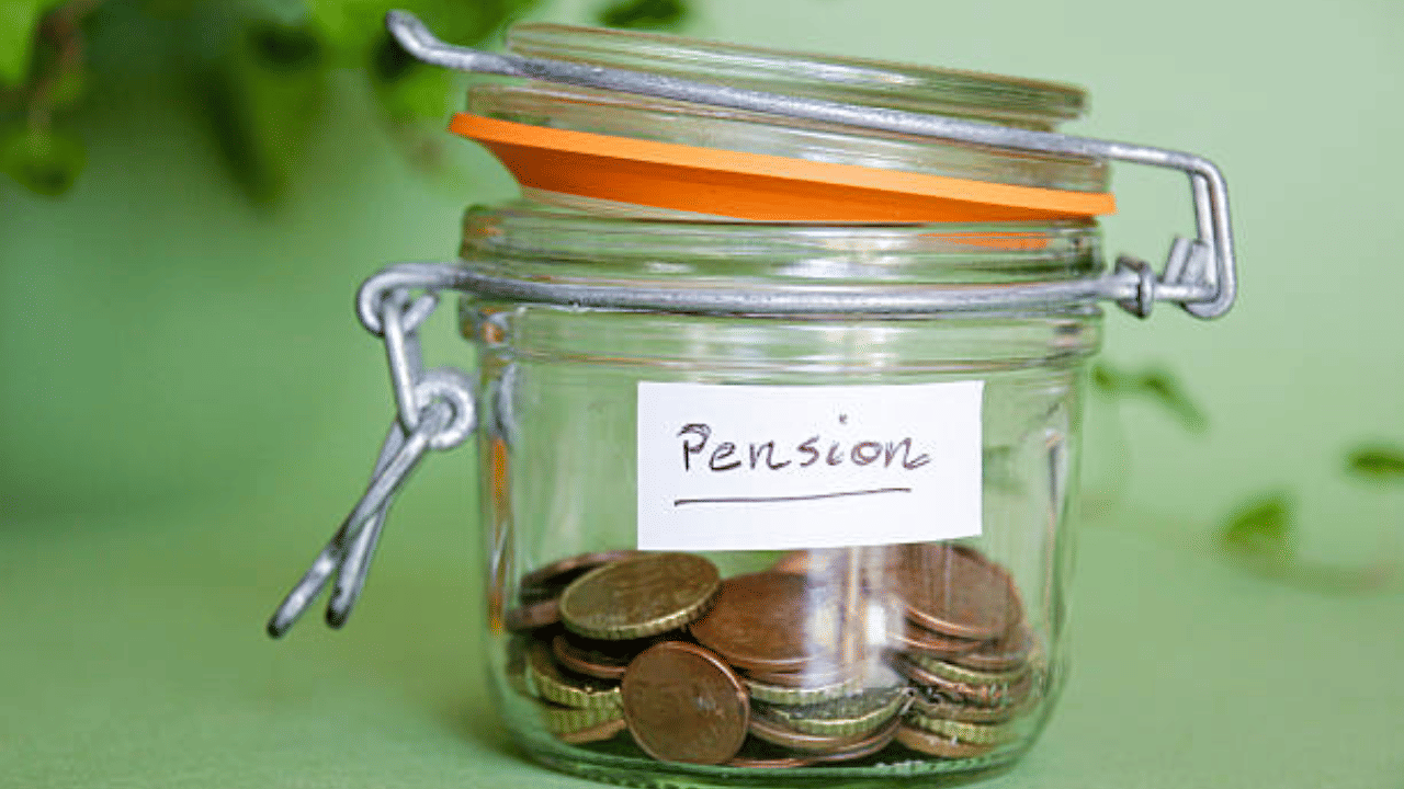 UPS or NPS: യുപിഎസും എൻപിഎസും, മികച്ചതേത്? മാറാനുള്ള അവസാന അവസരം സെപ്റ്റംബറിൽ