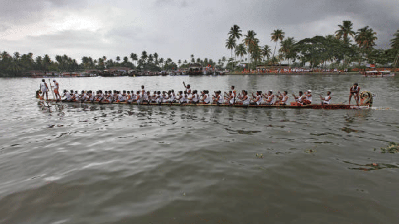 1952 ഡിസംബർ 27ന് ഇന്ത്യയുടെ പ്രഥമ പ്രധാനമന്ത്രി ജവഹർലാൽ നെഹ്റു ആലപ്പുഴ ജില്ലയിൽ സന്ദർശനത്തിന് എത്തി. അന്ന് 63 വയസ്സുകാരനായ നെഹ്റുവിനെ 63 വെടിമുഴക്കവുമായാണ് സർക്കാർ സ്വീകരിച്ചത്. (Image Credit: Getty Images)