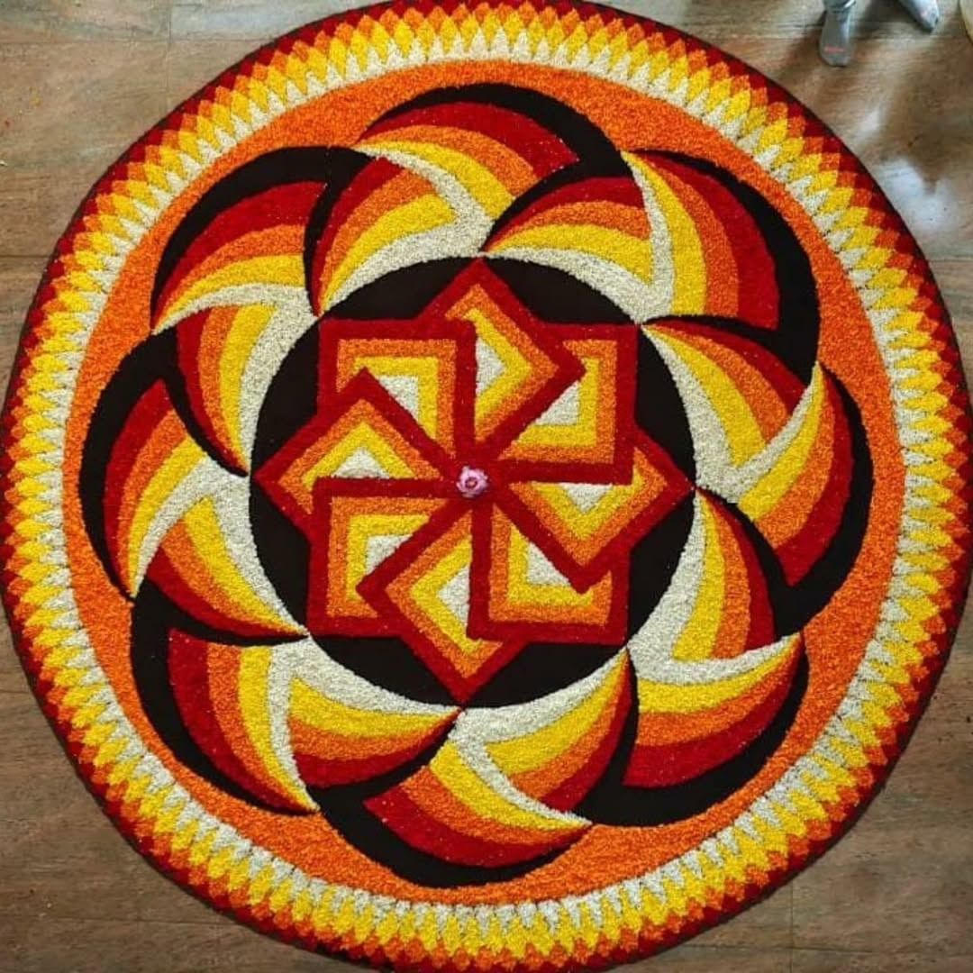 എന്നാൽ നിങ്ങൾക്കായി ഇതാ മികച്ച ഓണപ്പൂക്കളം ഡിസൈനുകൾ.വ്യത്യസ്ത രീതിയിലുള്ള പൂക്കളം ഡിസൈനുകൾ ഇട്ടതുകൊണ്ട് മാത്രം ഒന്നാമത് ആകണമെന്നില്ല. ഏതൊരു പൂക്കള മത്സരത്തിനും അതിന്റേതായ നിയമങ്ങള്‍ ഉണ്ടായിരിക്കും. 
