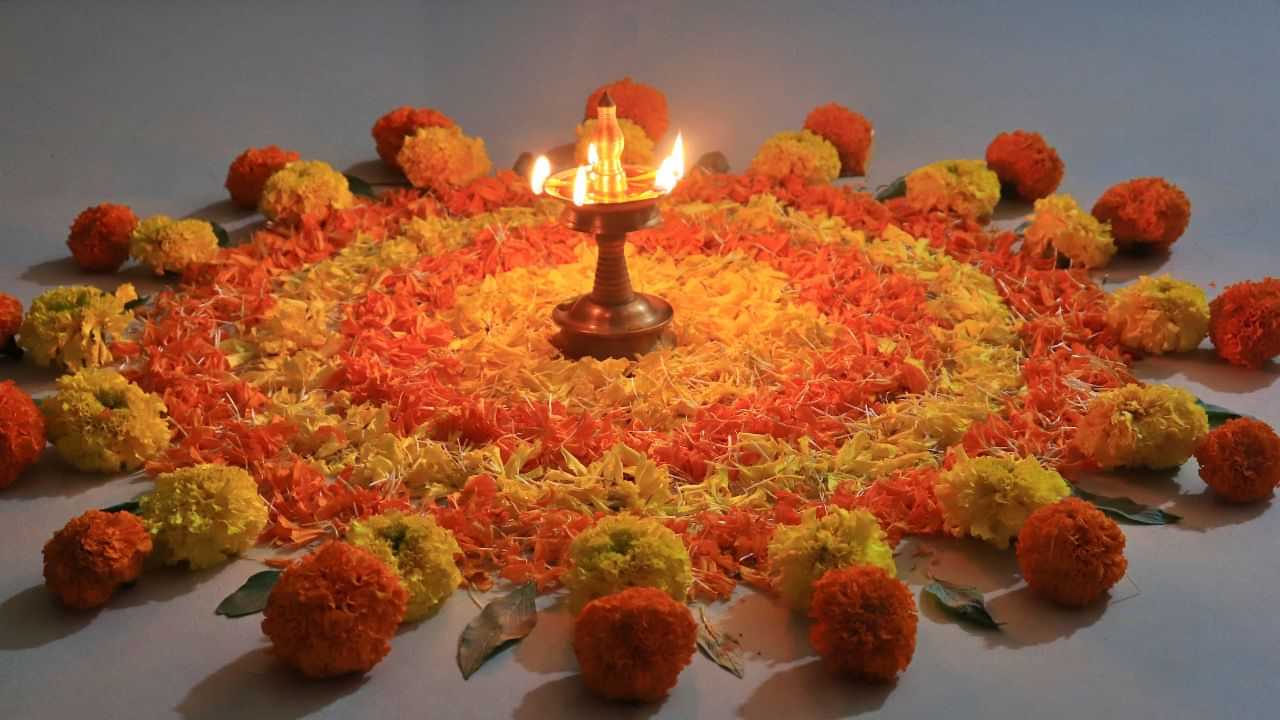 Onam Anizham Day 2025: അനിഴം നാളിൽ കുട കുത്തും; പുക്കളമൊരുക്കേണ്ടത് ഈ രീതിയിൽ Onam Anizham Day 2025: അനിഴം നാളിൽ കുട കുത്തും; പുക്കളമൊരുക്കേണ്ടത് ഈ രീതിയിൽ