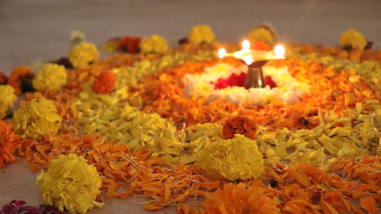 ഈ പെന്‍ഷനൊപ്പം ഗഡു കുടിശിക കൂടി വിതരണം ചെയ്‌തേക്കും. ക്ഷേമ പെന്‍ഷന്‍ നല്‍കാനായി രൂപീകരിച്ച കമ്പനിക്ക് 23,000 കോടി രൂപയോളമാണ് സര്‍ക്കാര്‍ നല്‍കാനുള്ളതെന്ന് വിവിധ റിപ്പോര്‍ട്ടുകള്‍ ചൂണ്ടിക്കാട്ടുന്നു.