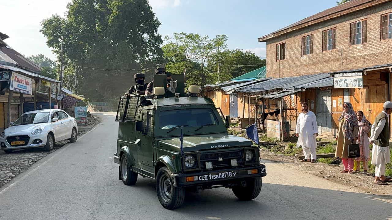 Operation Akhal: മൂന്ന് ഭീകരരെ കൂടി സൈന്യം വധിച്ചു; ഓപ്പറേഷൻ അഖൽ മൂന്നാം ദിവസവും തുടരുന്നു