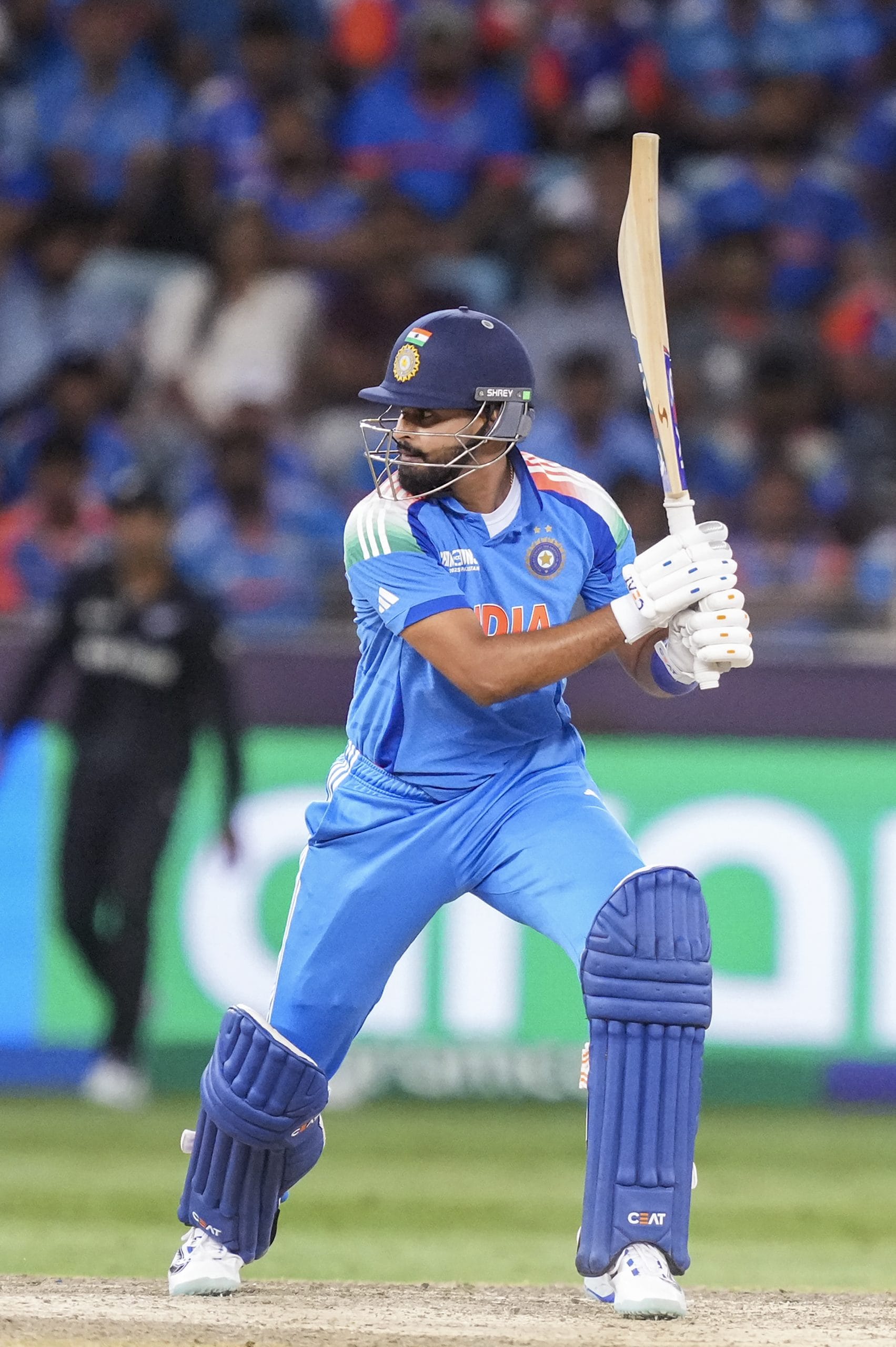 ത്രീ ഫോർമാറ്റ് ക്യാപ്റ്റനെന്ന സങ്കല്പത്തിലേക്കുള്ള ചവിട്ടുപടി ആയാണ് ശുഭ്മൻ ഗില്ലിനെ വൈസ് ക്യാപ്റ്റനായി ഏഷ്യാ കപ്പ് ടീമിൽ പരിഗണിച്ചത് എന്നായിരുന്നു റിപ്പോർട്ടുകൾ. അതുകൊണ്ട് തന്നെ ഗിൽ ഓപ്പണറായി എത്തുമ്പോൾ മലയാളി താരം സഞ്ജു സാംസൺ പുറത്തിരിക്കേണ്ടിവരും.