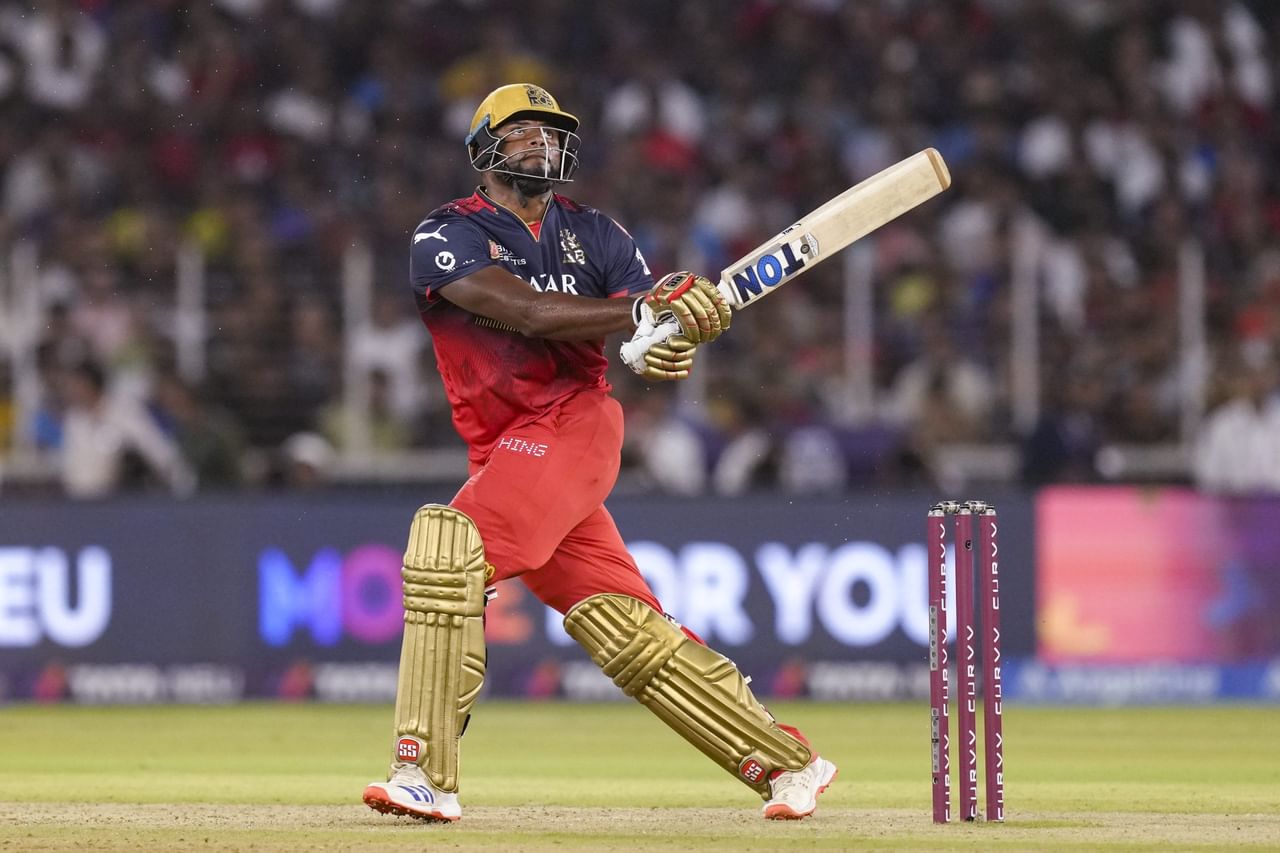 203 റൺസിൻ്റെ വിജയലക്ഷ്യവുമായി ഇറങ്ങിയ സെൻ്റ് ലൂസിയ കിംഗ്സ് 19ആം ഓവറിലെ ആദ്യ പന്തിൽ ഇത് മറികടന്നു. 35 പന്തിൽ 73 റൺസ് നേടിയ അഖീം ഓഗസ്റ്റെ സെൻ്റ് ലൂസിയ കിംഗ്സിൻ്റെ ടോപ്പ് സ്കോററായി. ടിം സെയ്ഫർട്ടും (24 പന്തിൽ 37) ടീമിൻ്റെ വിജയത്തിൽ തിളങ്ങി.