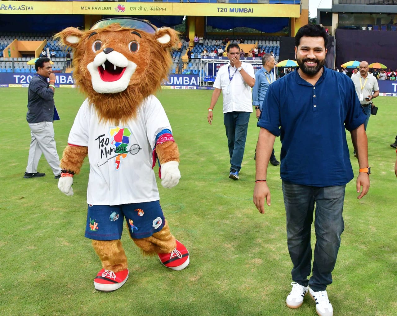 ഏറ്റവും അവസാനമായി രോഹിത് ശർമ്മ കളിച്ച ഏകദിന മത്സരം ചാമ്പ്യൻസ് ട്രോഫി ആയിരുന്നു. ടീമിനെ കിരീടത്തിലേക്ക് നയിച്ച രോഹിത് അഞ്ച് മത്സരങ്ങളിൽ നിന്ന് 180 റൺസും നേടി. ഇന്ത്യക്കായി ഏറ്റവുമധികം റൺസ് നേടിയ താരങ്ങളിൽ നാലാം സ്ഥാനത്തായിരുന്നു രോഹിത്.