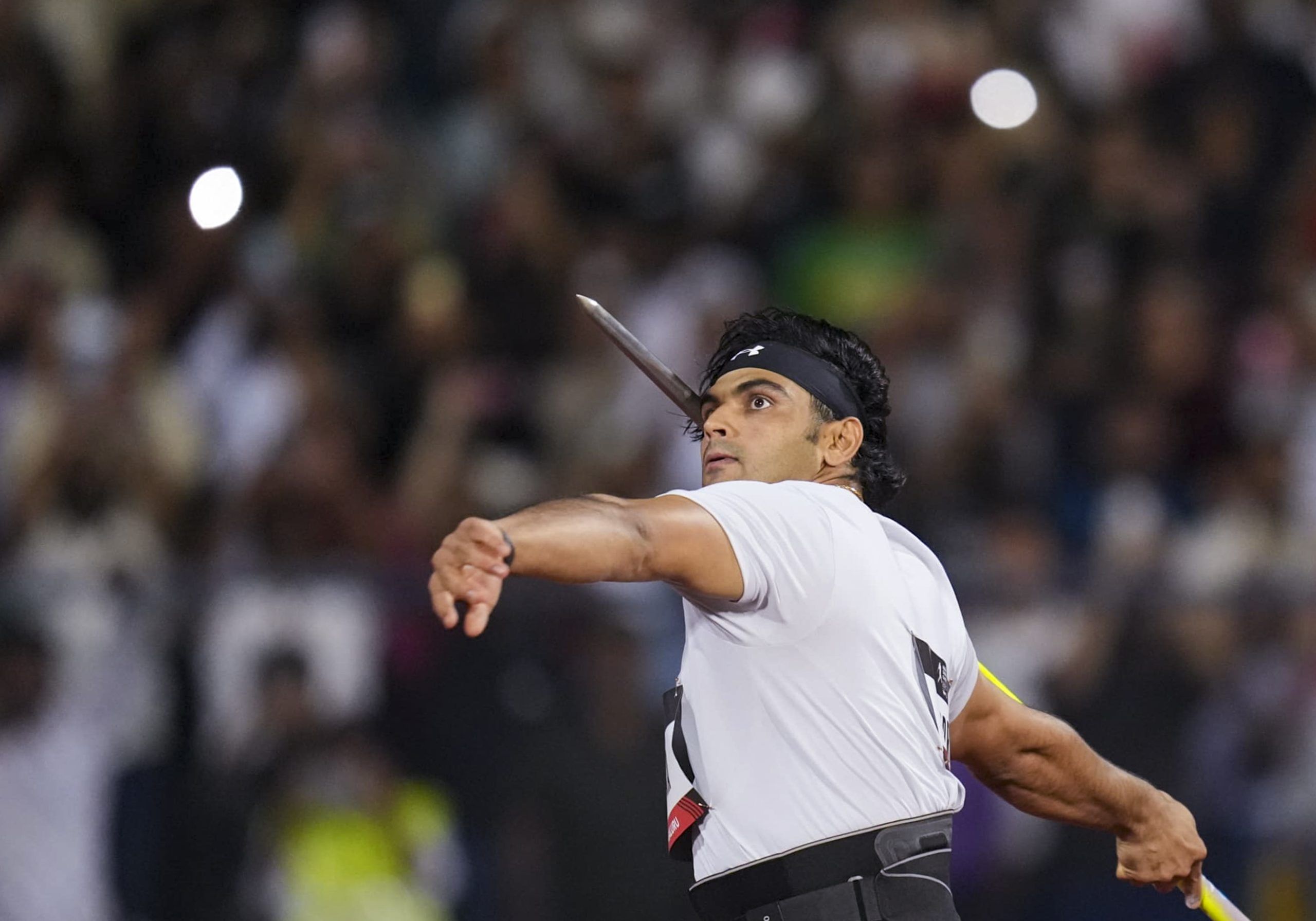 ഡയമണ്ട് ലീഗ് ജാവലിൻ ത്രോ ഫൈനലിൽ നീരജ് ചോപ്രയ്ക്ക് വെള്ളി. ലീഗിൽ രണ്ടാം സ്വർണക്കിരീടം നേടിയിറങ്ങിയ നീരജിനെ ജർമ്മനിയുടെ ജൂലിയൻ വെബറാണ് മറികടന്നത്. റെക്കോർഡ് വ്യക്തിഗത നേട്ടത്തോടെ വെബർ സ്വർണനേട്ടം കൈവരിച്ചപ്പോൾ നീരജിന് വെള്ളി കൊണ്ട് തൃപ്തിപ്പെടേണ്ടിവന്നു.
