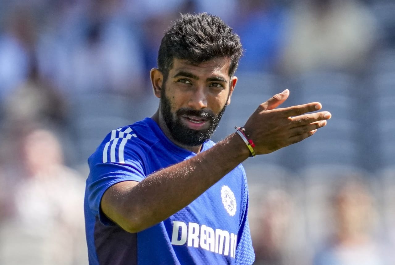 ഇംഗ്ലണ്ടിനെതിരായ ടെസ്റ്റ് പരമ്പരയിൽ മൂന്ന് മത്സരങ്ങളിലാണ് ബുംറ കളിച്ചത്. രണ്ടാമത്തെയും അഞ്ചാമത്തെയും മത്സരങ്ങളിൽ നിന്ന് വർക്ക്ലോഡ് മാനേജ്മെൻ്റ് പരിഗണിച്ച് ബുംറയ്ക്ക് വിശ്രമം അനുവദിച്ചിരുന്നു. പരമ്പരയിൽ ഒരു ടീമുകളും 2-2 എന്ന നിലയിൽ സമനില പാലിക്കുകയും ചെയ്തു.