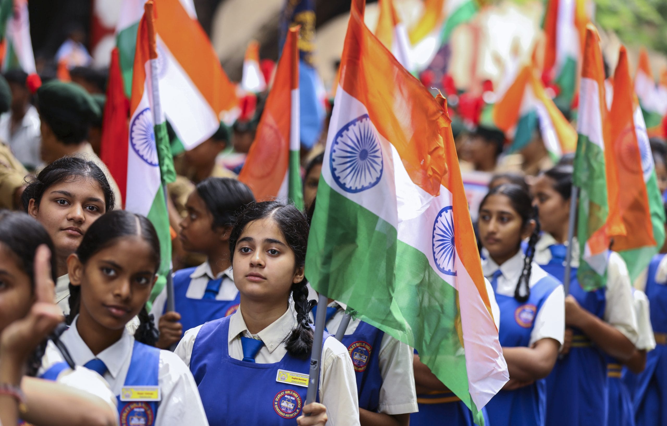 രാജ്യമെമ്പാടും പതാക ഉയർത്തൽ ചടങ്ങുകൾ, സാംസ്കാരിക പരിപാടികൾ, സ്വാതന്ത്ര്യ സമര സേനാനികൾക്ക് ആദരാഞ്ജലി അർപ്പിക്കൽ തുടങ്ങി ഓർമ്മപ്പെടുത്തലുകളുടെ ദിനമായി ഈ വർഷവും സ്വാതന്ത്ര്യ രാജ്യം ആഘോഷിക്കും. അന്നേ ദിവസം ഡൽഹിയിലെ ചെങ്കോട്ടയിൽ നിന്ന് പ്രധാനമന്ത്രി രാജ്യത്തെ അഭിസംബോധന ചെയ്യും. (Image Credits: PTI)
