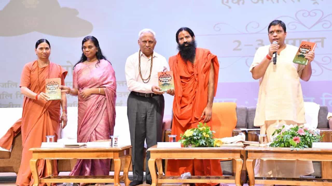 എയിംസും ടാറ്റ കാൻസറുമായി ചേർന്ന് പതഞ്ജലി ആയുർവേദ ആശുപത്രിയിൽ ചികിത്സ ഉടൻ ആരംഭിക്കും; പ്രഖ്യാപനവുമായി ബാബ രാംദേവ്