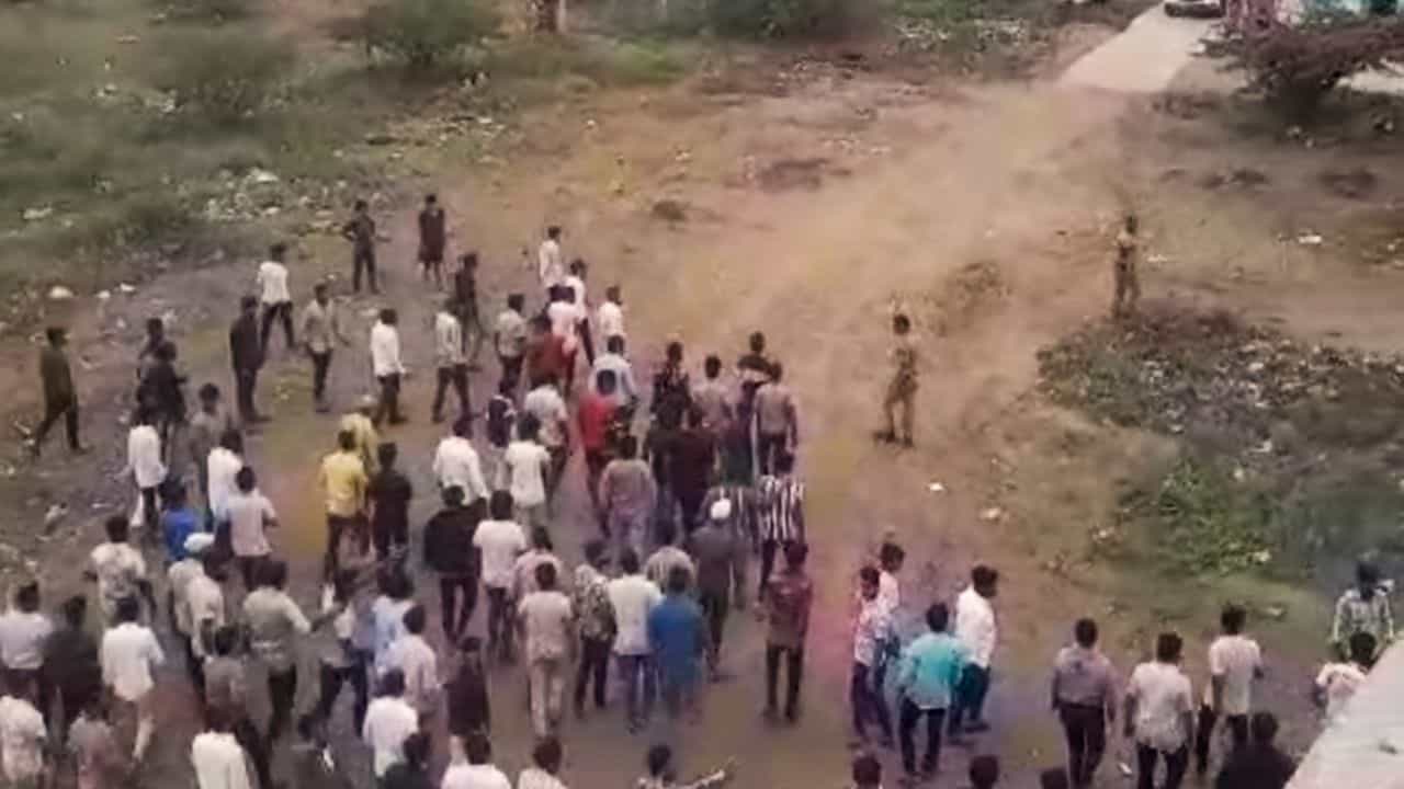 Pune Mob Violence: വിദ്വേഷ പോസ്റ്റ്; പുനെയിൽ വർ​ഗീയ സംഘർഷം, നിരോധനാജ്ഞ പ്രഖ്യാപിച്ചു
