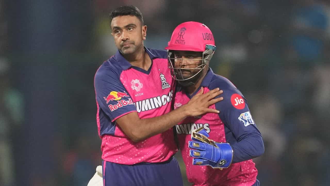 Sanju Samson: നീ ചെന്നൈയ്ക്ക് വിട്ടോ, ഞാന് കേരളത്തിലേക്ക് പോകാം; സഞ്ജുവിനോട് അശ്വിന് പറഞ്ഞതിന്റെ അര്ത്ഥം തിരഞ്ഞ് ആരാധകര് Sanju Samson: നീ ചെന്നൈയ്ക്ക് വിട്ടോ, ഞാന് കേരളത്തിലേക്ക് പോകാം; സഞ്ജുവിനോട് അശ്വിന് പറഞ്ഞതിന്റെ അര്ത്ഥം തിരഞ്ഞ് ആരാധകര്