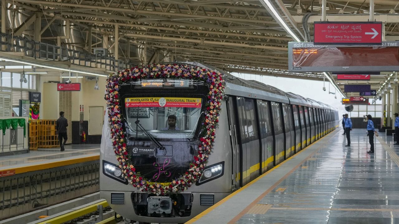 Railway recruitment 2025: റെയിൽവേയിൽ മൂവായിരത്തിലധികം ഒഴിവുകൾ, പത്താംക്ലാസുള്ളവർക്ക് അപേക്ഷിക്കാം