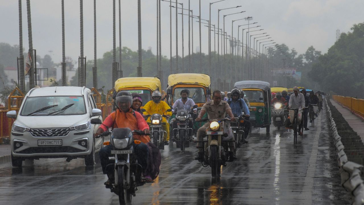 Kerala Rain Alert: ന്യൂനമർദം, മഴ എവിടെ? അടുത്ത മൂന്ന് മണിക്കൂറിൽ ഈ ജില്ലകൾക്ക് മുന്നറിയിപ്പ്; നാലിടത്ത് യെല്ലോ അലർട്ട്