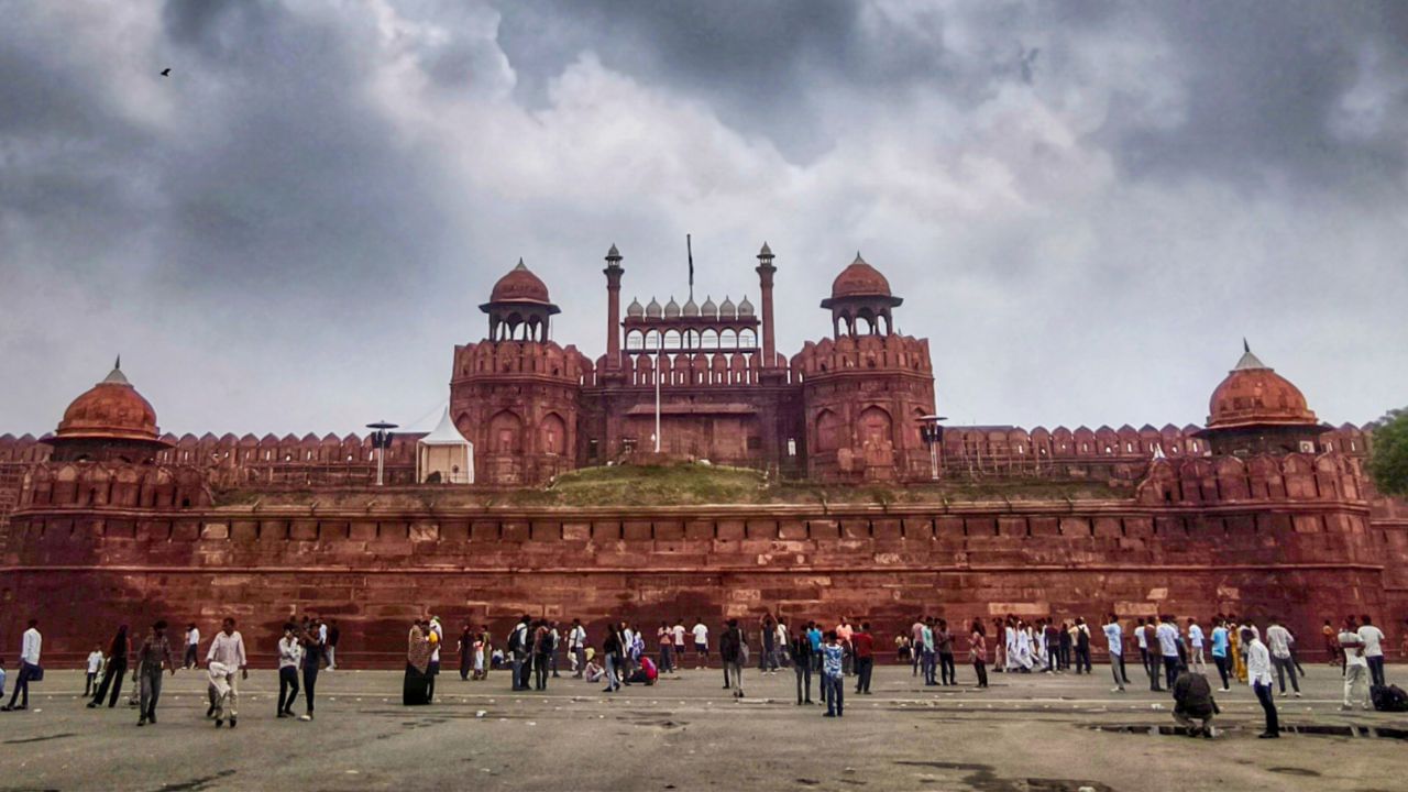 Bangladeshi Immigrants Arrested: ചെങ്കോട്ടയിൽ അതിക്രമിച്ച് കയറാൻ ശ്രമം; അഞ്ച് ബംഗ്ലാദേശി പൗരൻമാർ അറസ്റ്റിൽ