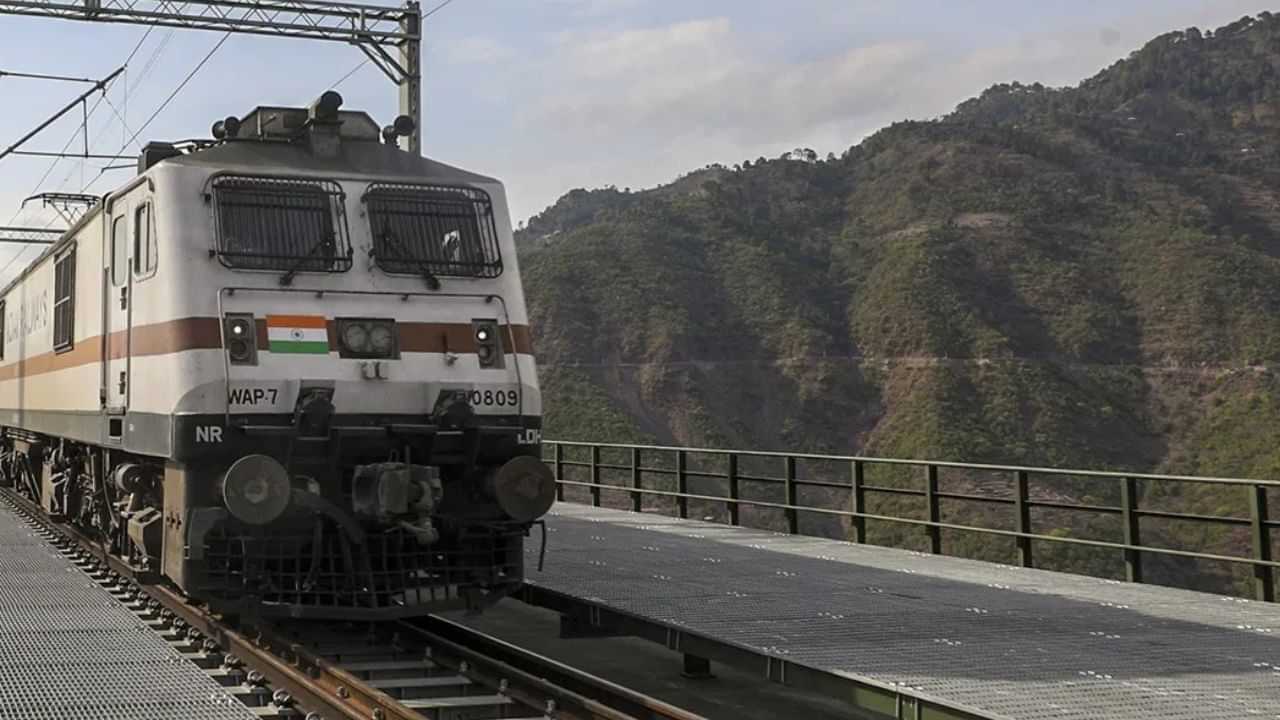 RRB Recruitment 2025: റെയിൽവേയിൽ 35,000 ശമ്പളത്തോടെ ജോലി; 368 ഒഴിവുകൾ, ആർക്കൊക്കെ അപേക്ഷിക്കാം?