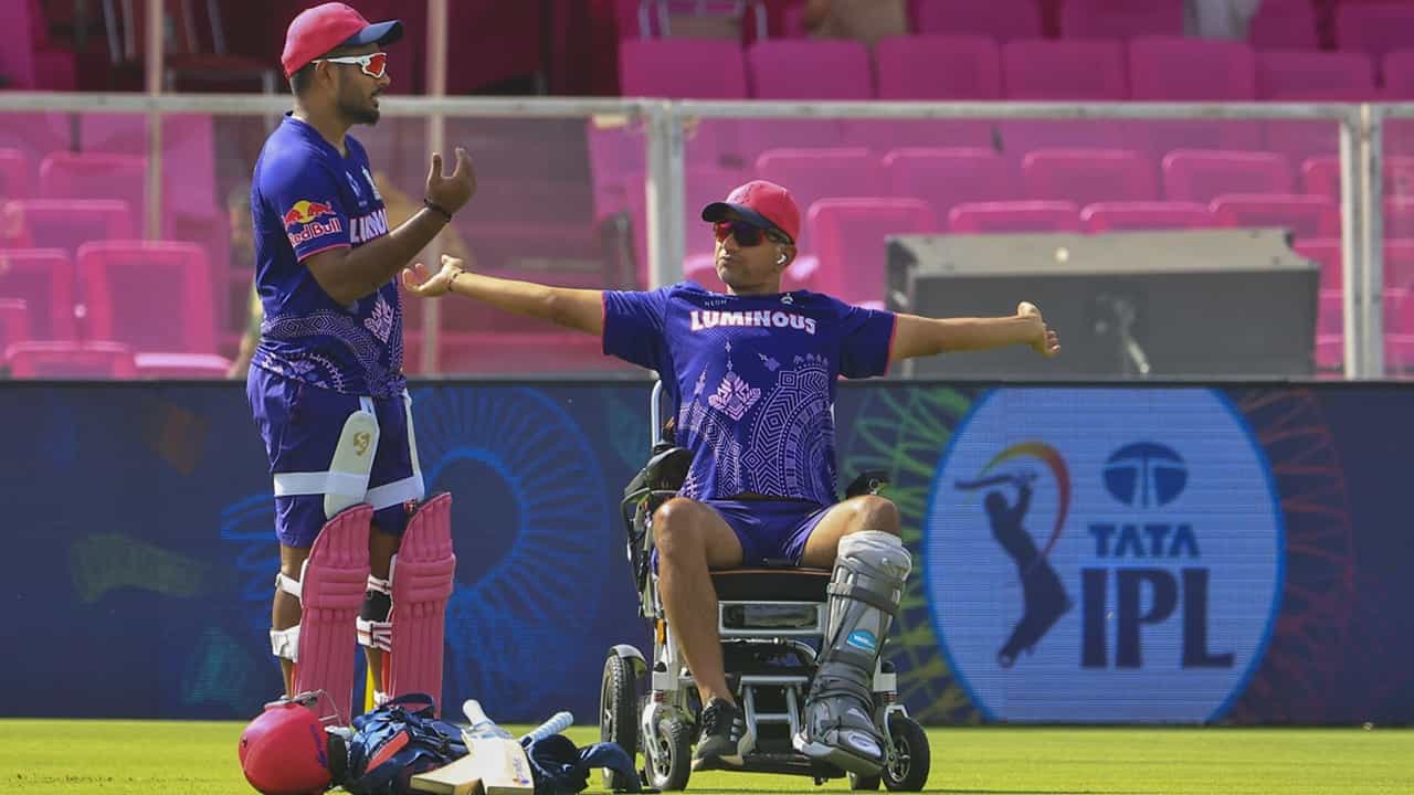 Rahul Dravid: എന്തൊക്കെയോ ചീഞ്ഞുനാറുന്നു? രാജസ്ഥാന് റോയല്സ് പരിശീലക സ്ഥാനം രാജിവച്ച് രാഹുല് ദ്രാവിഡ് Rahul Dravid: എന്തൊക്കെയോ ചീഞ്ഞുനാറുന്നു? രാജസ്ഥാന് റോയല്സ് പരിശീലക സ്ഥാനം രാജിവച്ച് രാഹുല് ദ്രാവിഡ്