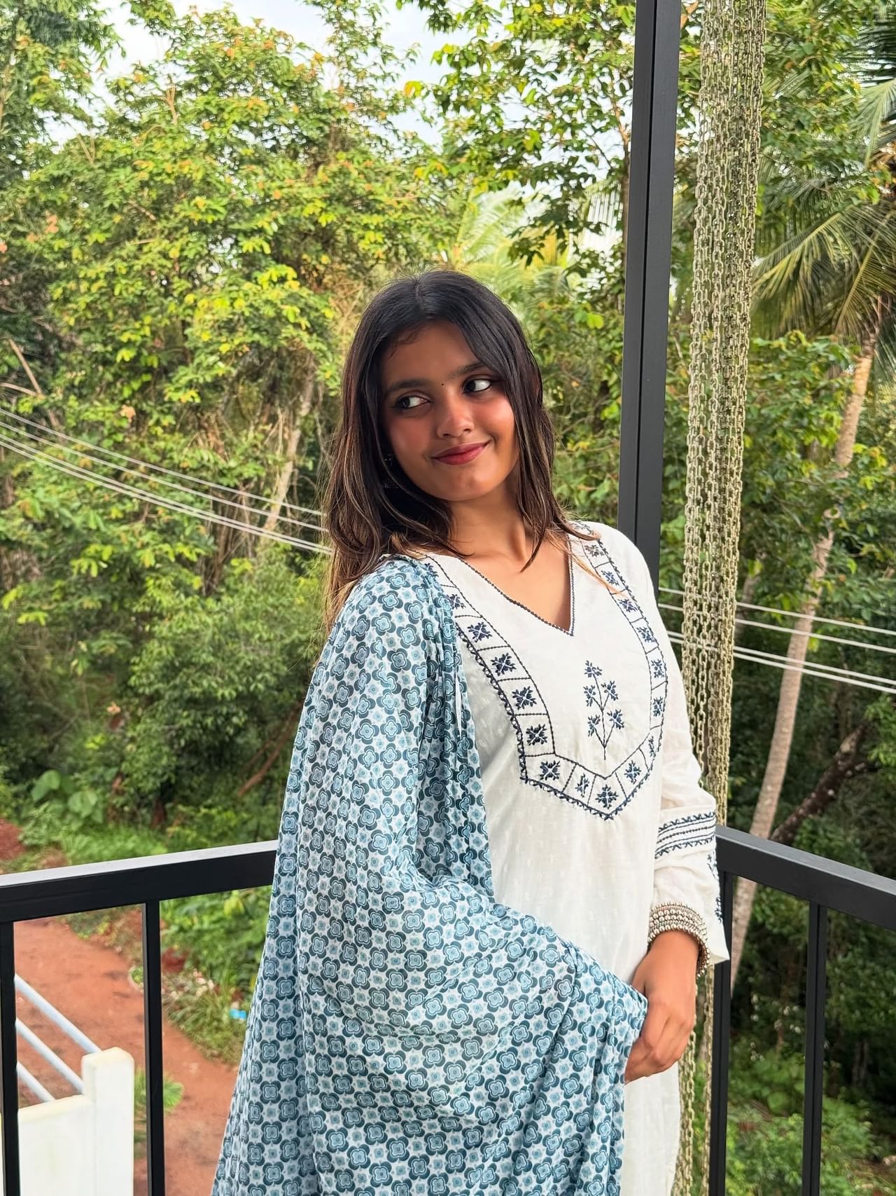 ഏവിയേഷനിൽ രണ്ടാം വർഷ ബിബിഎ വിദ്യാർത്ഥിനിയായ റെന ഫാത്തിമ കോഴിക്കോട് സ്വദേശിനിയാണ്. വളരെ ചെറിയ പ്രായത്തിൽ തന്നെ കണ്ടൻ്റ് ക്രിയേഷൻ ആരംഭിച്ച റെനയ്ക്ക് ഇൻസ്റ്റഗ്രാമിൽ മൂന്നരലക്ഷത്തിലധികം ഫോളോവേഴ്സുണ്ട്. ബ്യൂട്ടി, സ്കിൻകെയർ കണ്ടൻ്റുകളിലാണ് തുടക്കം.