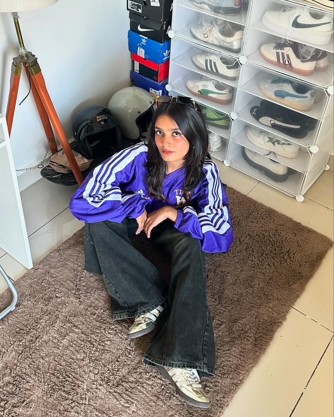 ഒരാളെ ചപ്പാത്തി കള്ളി എന്ന് വിളിക്കുന്നതാണോ റെനയുടെ അച്ഛനും അമ്മയും പഠിപ്പിച്ച സംസ്‌കാരം, റെന ഫാത്തിമയ്ക്ക് സംസ്‌കാരമില്ല 2കെ കിഡ്‌സിന്റെ നിലവാരം അവിടെ പോയി കാണിക്കുന്നു എന്നെല്ലാം അഭിപ്രായങ്ങള്‍ ഉയരുന്നുണ്ട്. 
