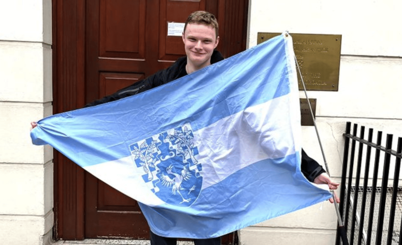 Republic of Verdis: 400 ആളുകൾ, മന്ത്രിസഭയും കറൻസിയും; സ്വന്തമായൊരു രാജ്യം സൃഷ്ടിച്ച് യുവാവ്