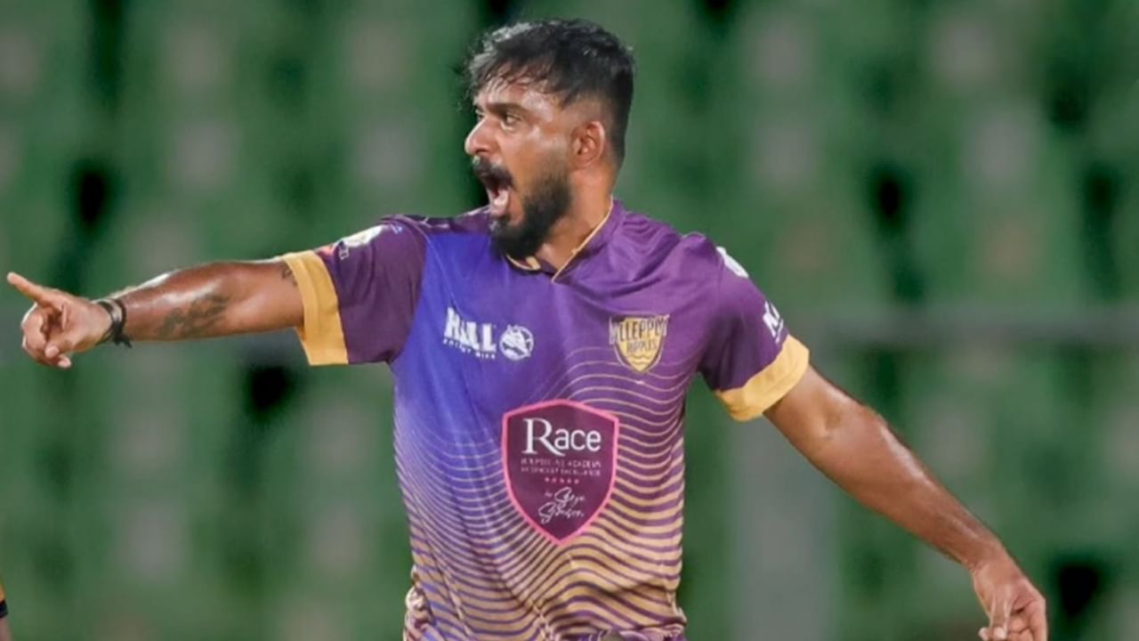 KCL 2025: അവസാന പന്തിലെ വൈഡിൽ വിജയിച്ച് ആലപ്പി റിപ്പിൾസ്; കാലിക്കറ്റ് ഗ്ലോബ്സ്റ്റാഴ്സിന് ഹൃദയഭേദകം