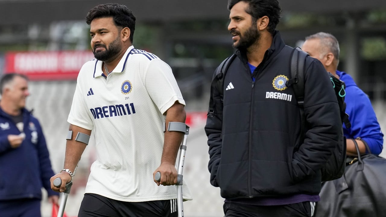 കാല്‍വിരലിന് പരിക്കേറ്റ താരത്തിന് ശസ്ത്രക്രിയ ആവശ്യമില്ലെന്ന് ടൈംസ് ഓഫ് ഇന്ത്യ റിപ്പോര്‍ട്ട് ചെയ്തു. എന്നാല്‍ ആറാഴ്ചത്തെ വിശ്രമം വേണ്ടി വരും  (Image Credits: PTI)