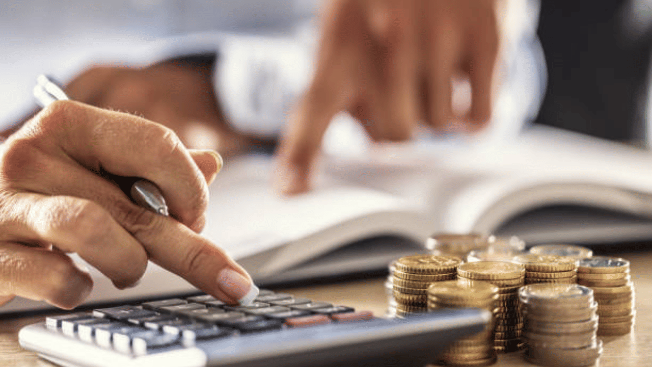 1993-ൽ ഡാന്യൂബ് ഗ്രൂപ്പ് സ്ഥാപിച്ചു, നിർമ്മാണ സാമഗ്രികൾ കൈകാര്യം ചെയ്യുന്ന സ്ഥാപനമായിരുന്നു അത്. ഒരു ചെറിയ ബിസിനസ്സായി തുടങ്ങിയ ഡാന്യൂബ് താമസിയാതെ യുഎഇ നിർമ്മാണ വിതരണ വ്യവസായത്തിലെ ഏറ്റവും വലിയ പേരുകളിൽ ഒന്നായി വളർന്നു.  (Imgae Credit:  Getty Images)