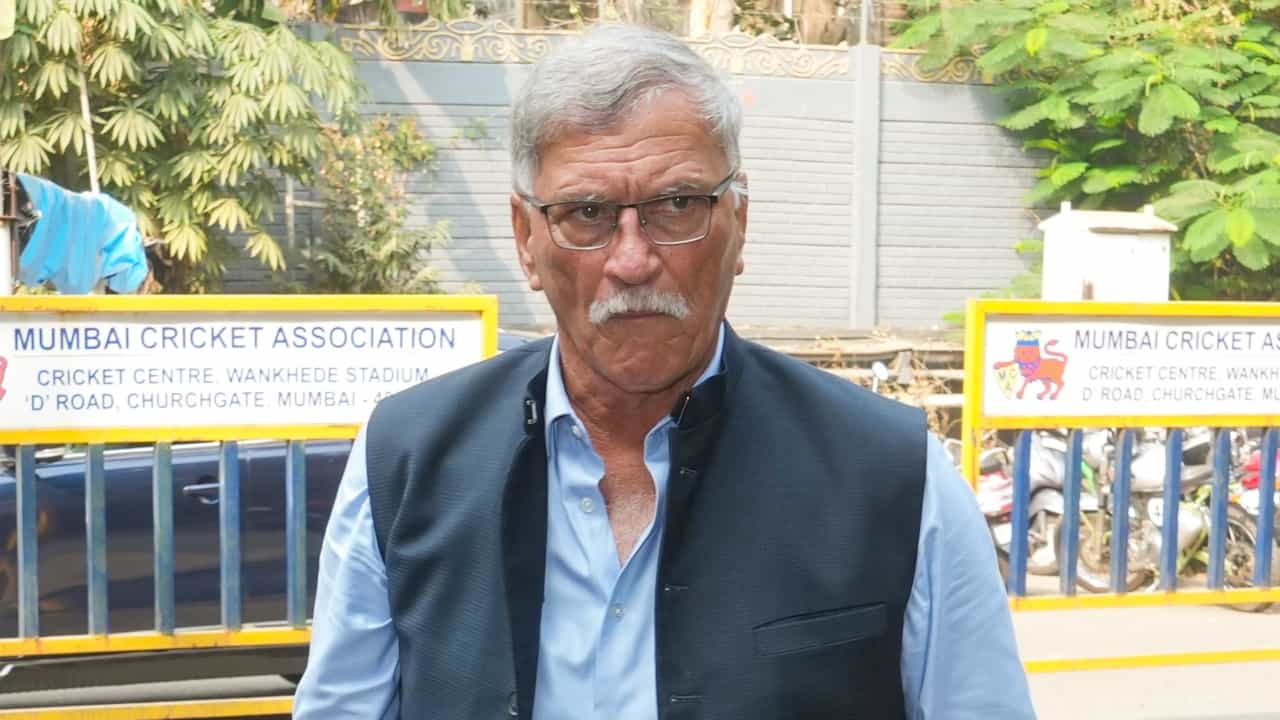 BCCI: ബിസിസിഐ പ്രസിഡൻ്റ് സ്ഥാനത്തുനിന്ന് റോജർ ബിന്നി പുറത്ത്; രാജീവ് ശുക്ല ഇടക്കാല തലവനാകും BCCI: ബിസിസിഐ പ്രസിഡൻ്റ് സ്ഥാനത്തുനിന്ന് റോജർ ബിന്നി പുറത്ത്; രാജീവ് ശുക്ല ഇടക്കാല തലവനാകും